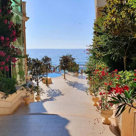 La Mer Deluxe Studio With A Sea View *